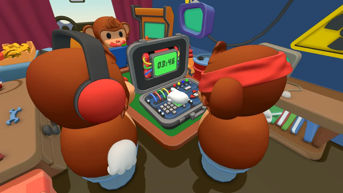 Official BOMBANANA gameplay screenshot showing players around a timed bomb module